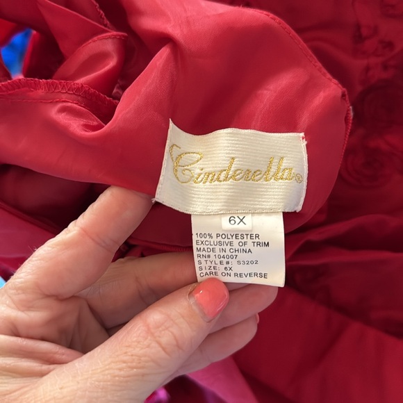 Girls Red Cap-Sleeve Formal Dress - Picture 5 of 6